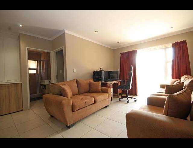 2 BEDROOM APARTMENT FOR SALE IN DIE HOEWES